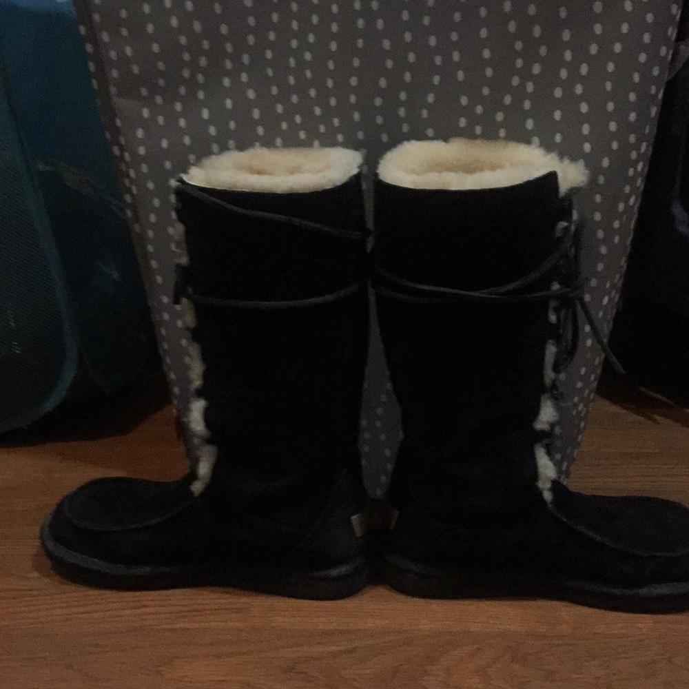 Ugh size 7 Black Lace Up Boots - Picture 2 of 4